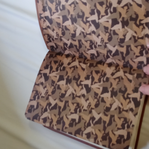 🪿Duck Commander Devotional Book🪿 - Picture 3 of 12